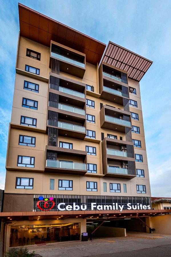 Cebu Family Suites Powered By Cocotel Exterior foto